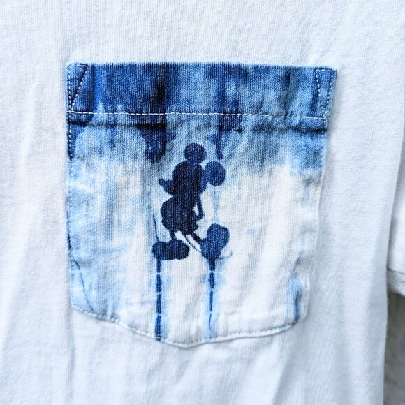 Uniqlo x Disney mickey mouse graphic pocket tee - Size XS - Picture 2 of 4